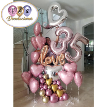 Bouquet de globos metálicos con silueta de corazón
